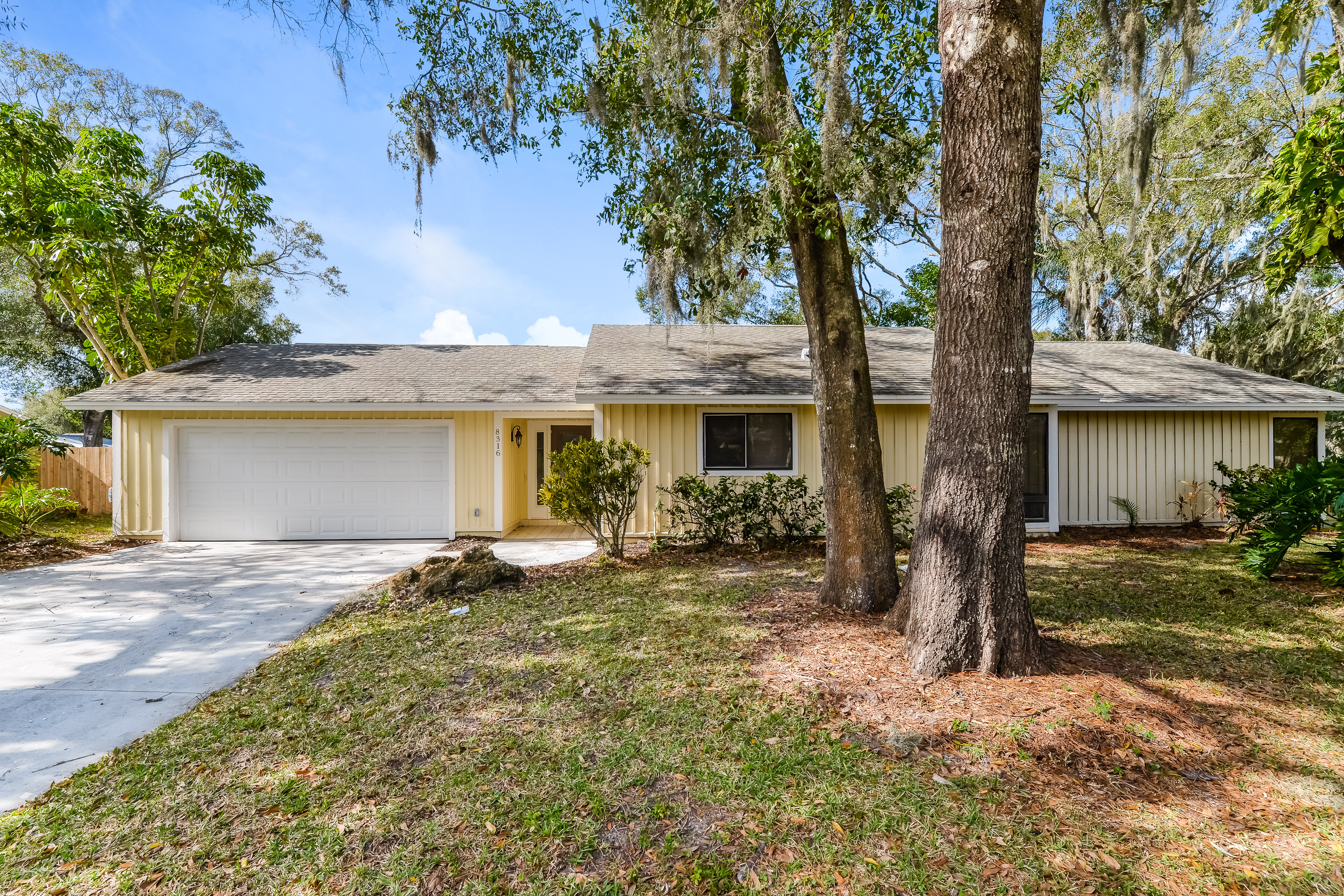 8316 Brandeis Circle W Sarasota, FL 34243